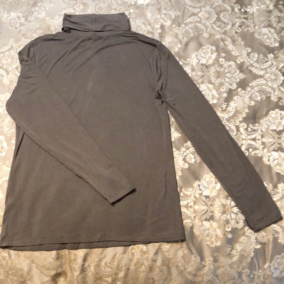 Madison Turtleneck - Picture 6 of 6